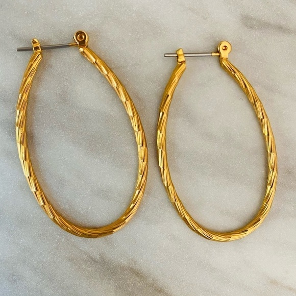 Classic Gold Tone Faceted Metal Hoops Earrings - Picture 2 of 3
